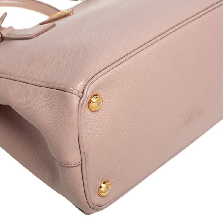 مملوكة مسبقًا Prada Beige Saffiano Lux Leather Small Galleria Tote