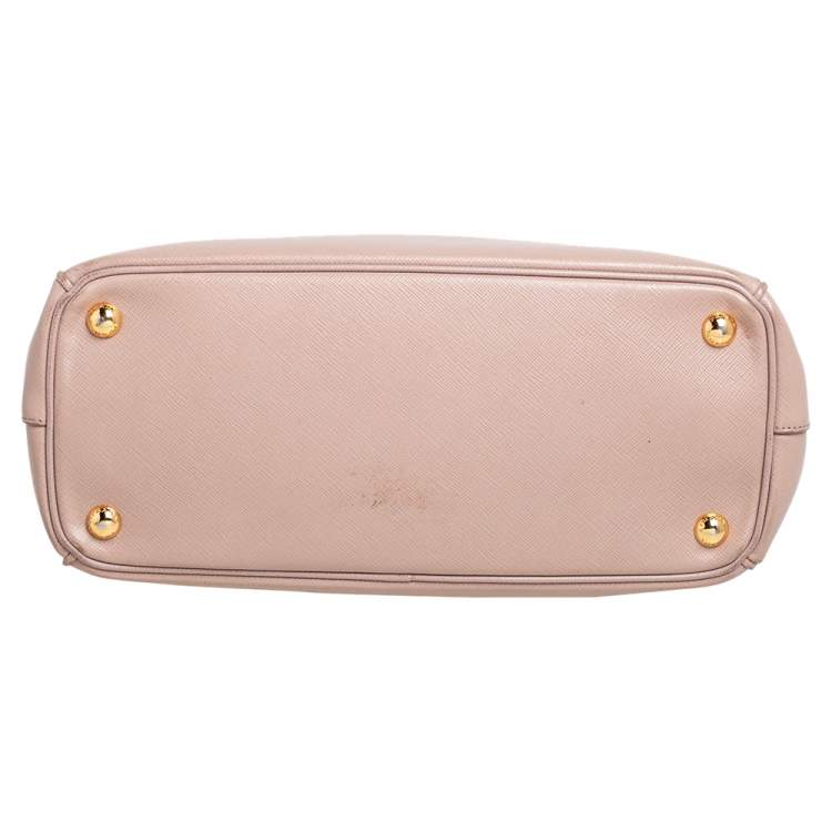 مملوكة مسبقًا Prada Beige Saffiano Lux Leather Small Galleria Tote