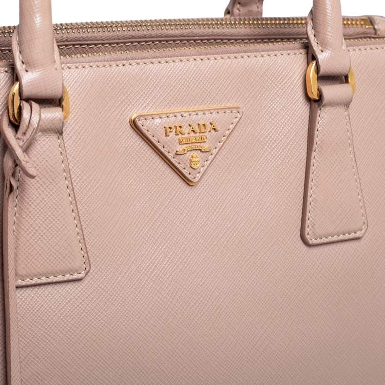 مملوكة مسبقًا Prada Beige Saffiano Lux Leather Small Galleria Tote