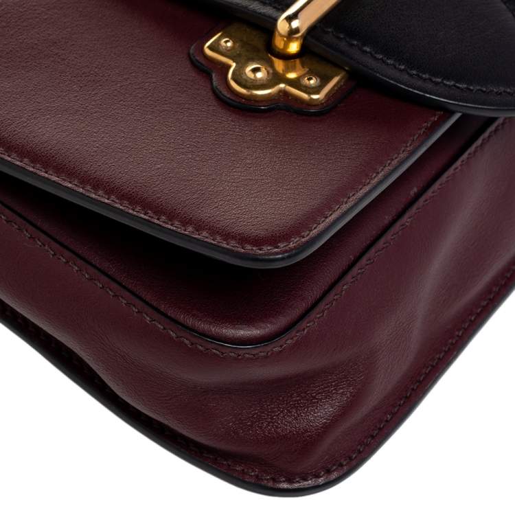 مملوكة مسبقًا Prada Burgundy /Black Leather Cahier Belt Bag