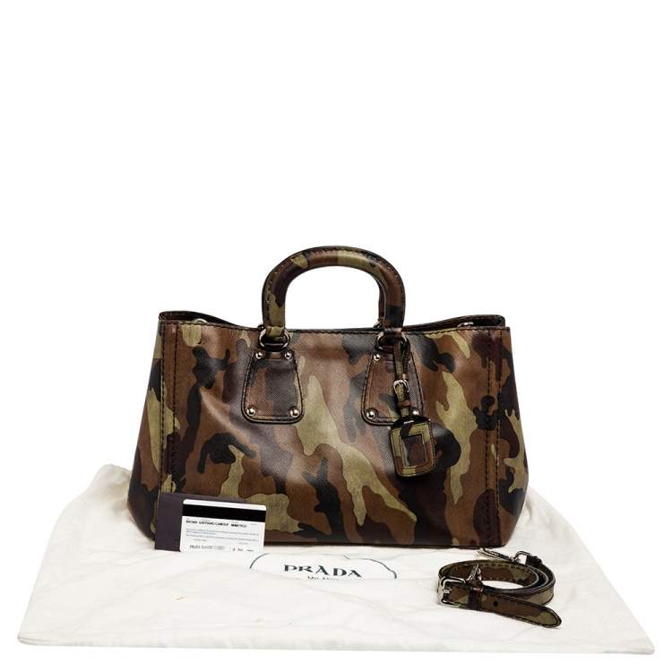 مملوكة مسبقًا Prada Green Camouflage Leather Spazzolato Shopper Tote