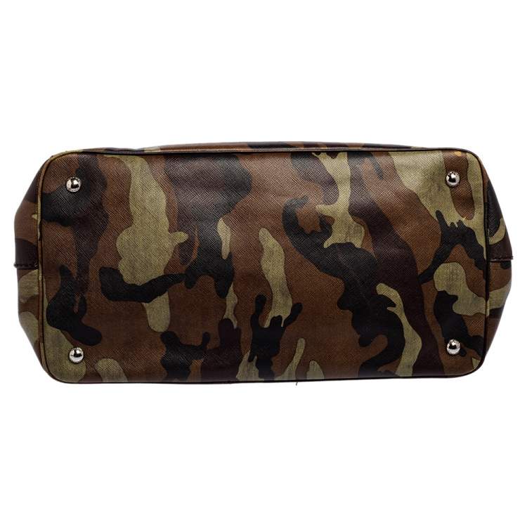 مملوكة مسبقًا Prada Green Camouflage Leather Spazzolato Shopper Tote