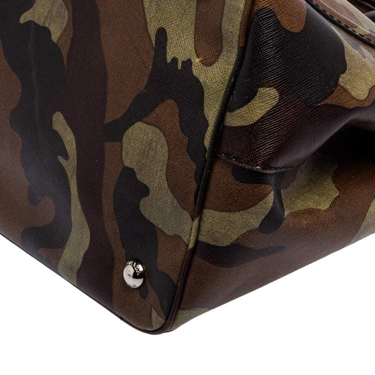 مملوكة مسبقًا Prada Green Camouflage Leather Spazzolato Shopper Tote