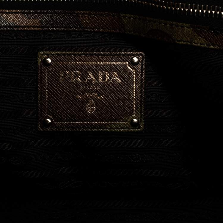مملوكة مسبقًا Prada Green Camouflage Leather Spazzolato Shopper Tote