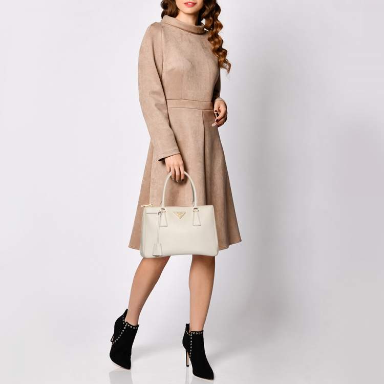 مملوكة مسبقًا Prada White Saffiano Lux Leather Small Galleria Double Zip Tote