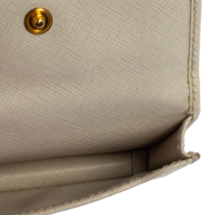 Pre Owned Prada White Saffiano Metal Leather Card Case
