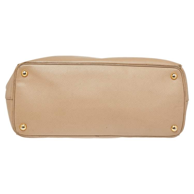 مملوكة مسبقًا Prada Beige Saffiano Lux Leather Large Galleria Tote