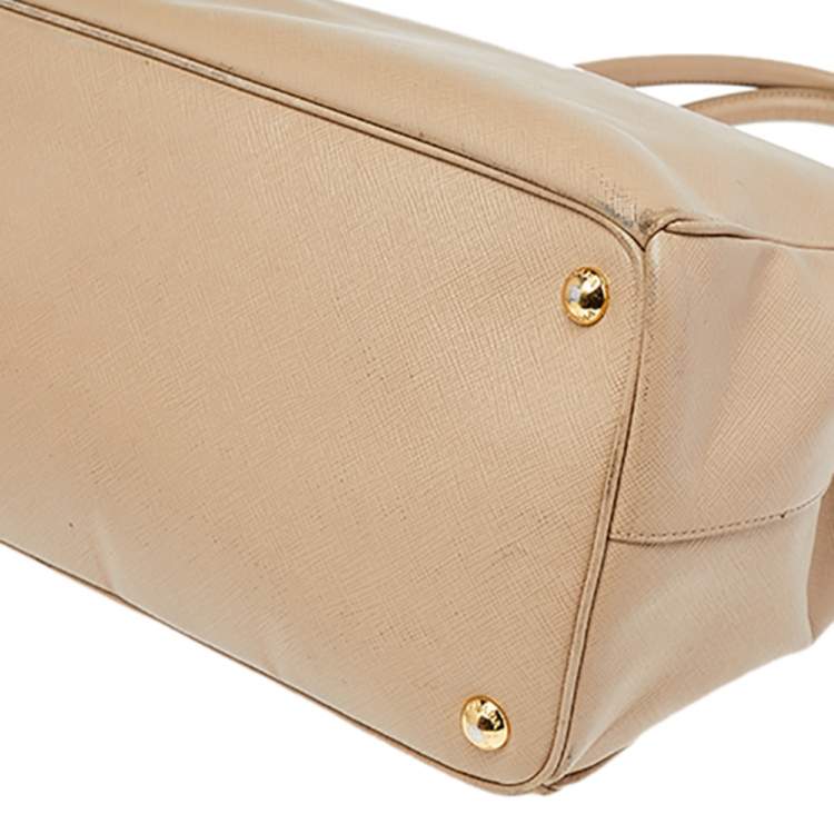 مملوكة مسبقًا Prada Beige Saffiano Lux Leather Large Galleria Tote