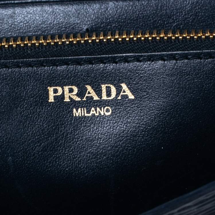Pre Owned Prada Navy Blue Vitello Move Leather Wallet on Chain