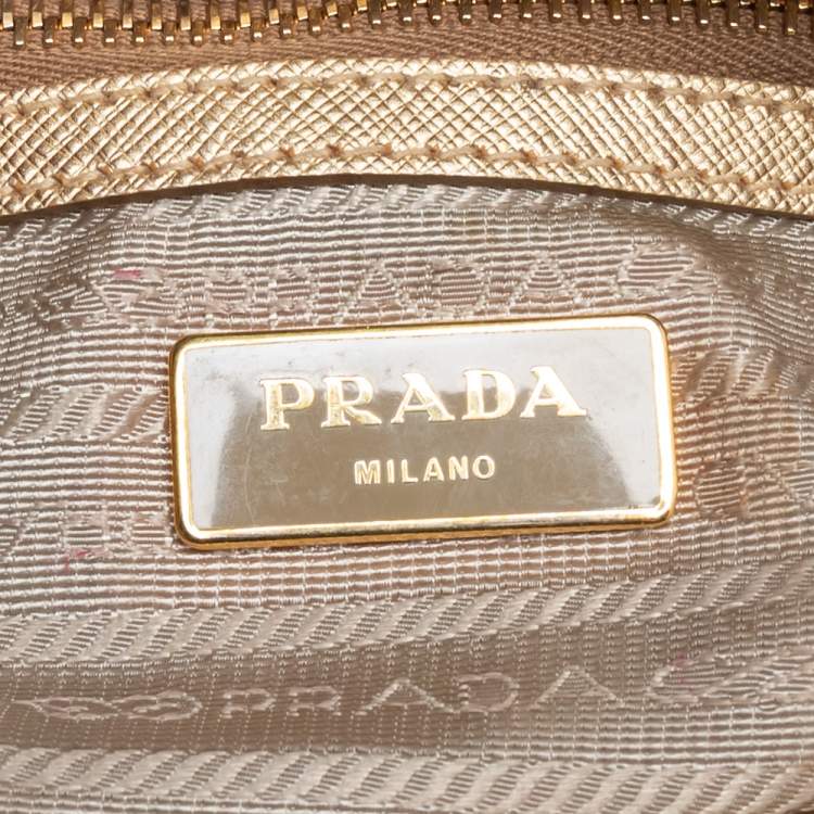 مملوكة مسبقًا Prada Metallic Gold Saffiano Lux Leather Small Galleria Double Zip Tote
