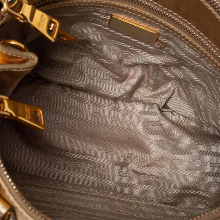 مملوكة مسبقًا Prada Metallic Gold Saffiano Lux Leather Small Galleria Double Zip Tote