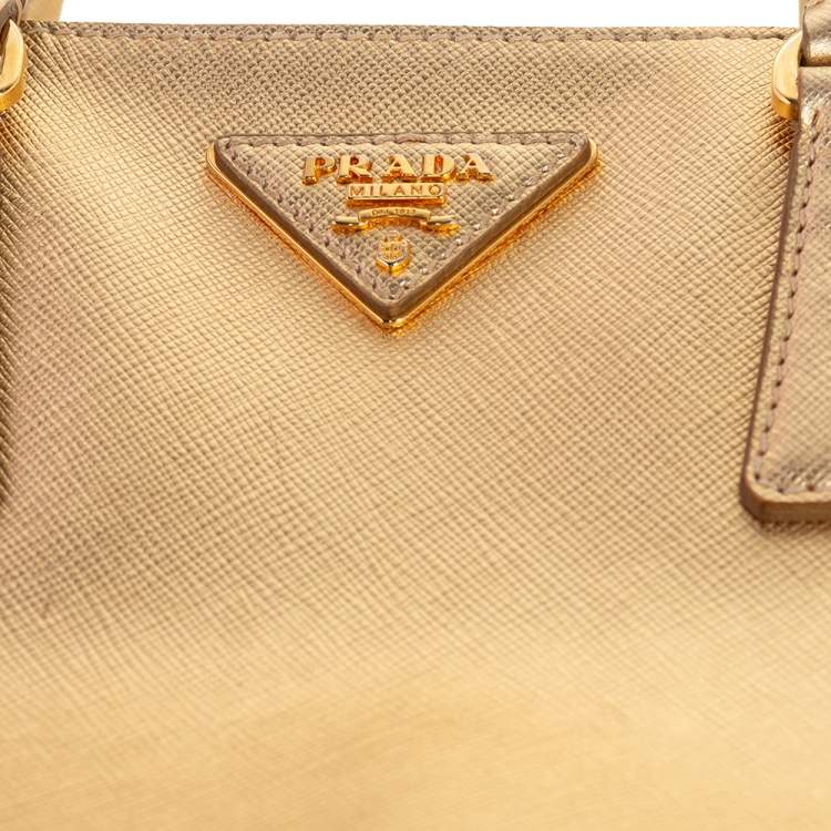 مملوكة مسبقًا Prada Metallic Gold Saffiano Lux Leather Small Galleria Double Zip Tote
