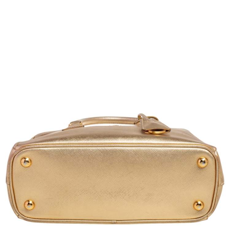 مملوكة مسبقًا Prada Metallic Gold Saffiano Lux Leather Small Galleria Double Zip Tote