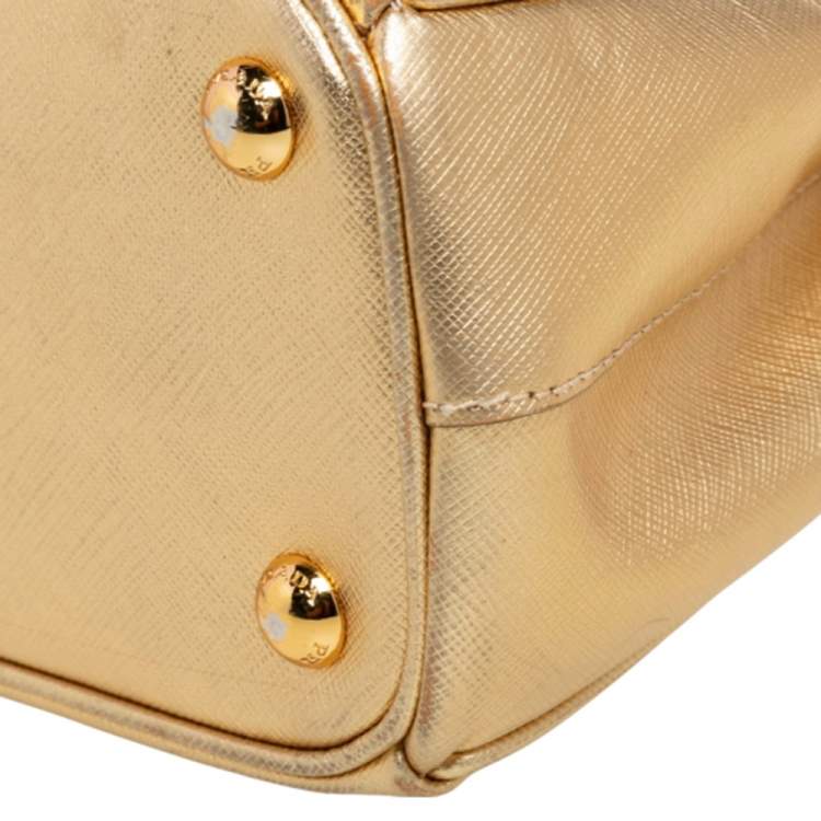 مملوكة مسبقًا Prada Metallic Gold Saffiano Lux Leather Small Galleria Double Zip Tote