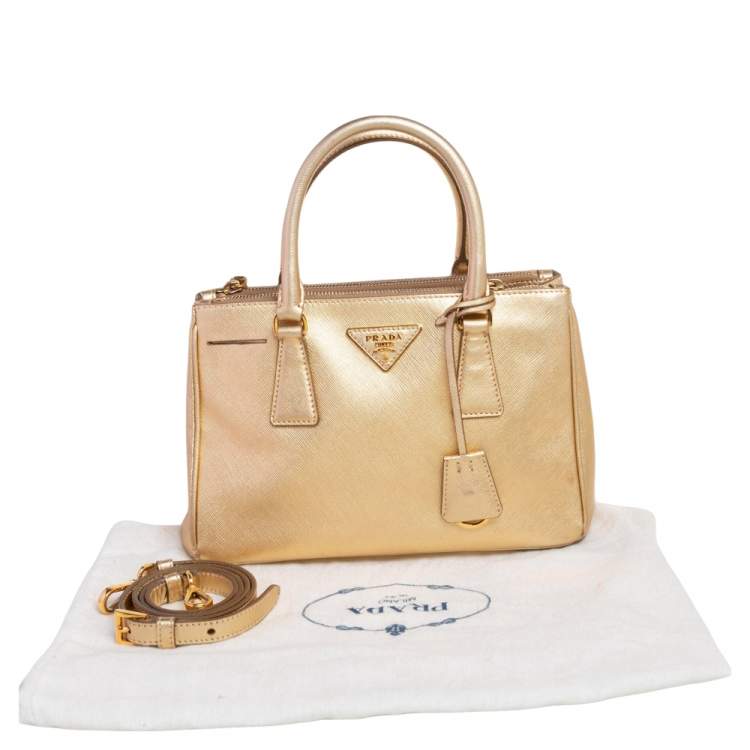 مملوكة مسبقًا Prada Metallic Gold Saffiano Lux Leather Small Galleria Double Zip Tote
