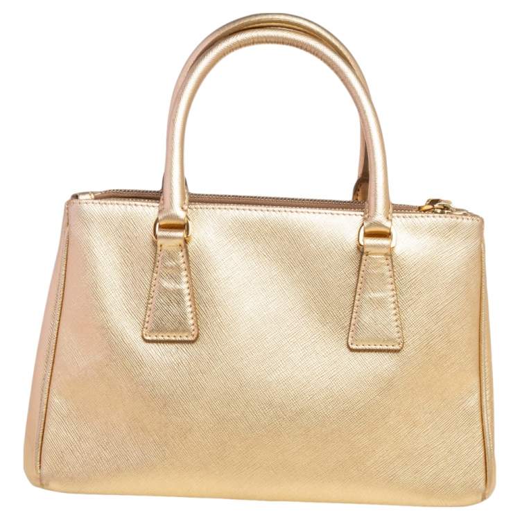 مملوكة مسبقًا Prada Metallic Gold Saffiano Lux Leather Small Galleria Double Zip Tote