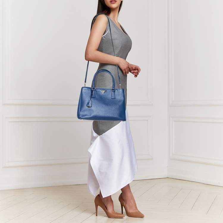 Pre Owned Prada Blue Saffiano Lux Leather Medium Galleria Zip Tote