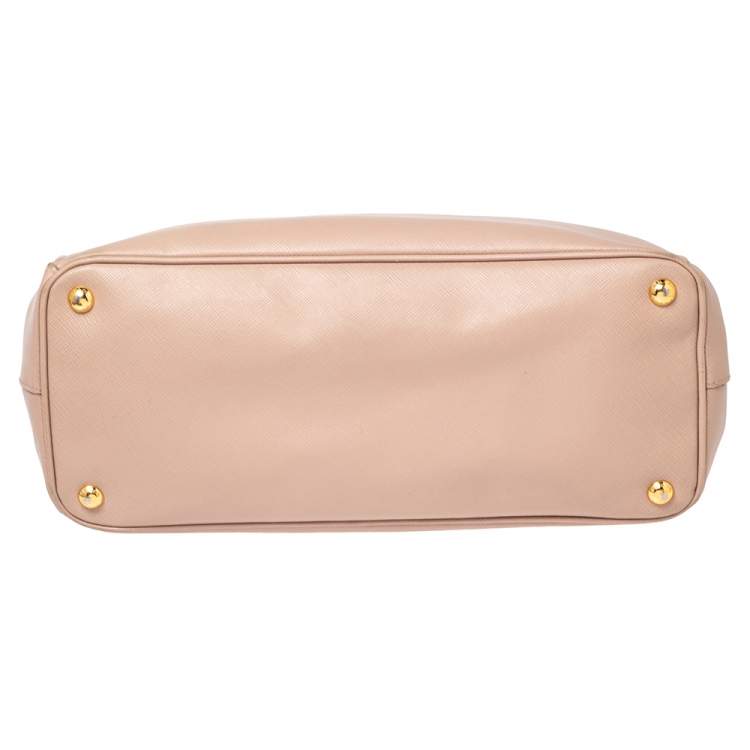 مملوكة مسبقًا Prada Beige Saffiano Leather Medium Galleria Double Zip Tote