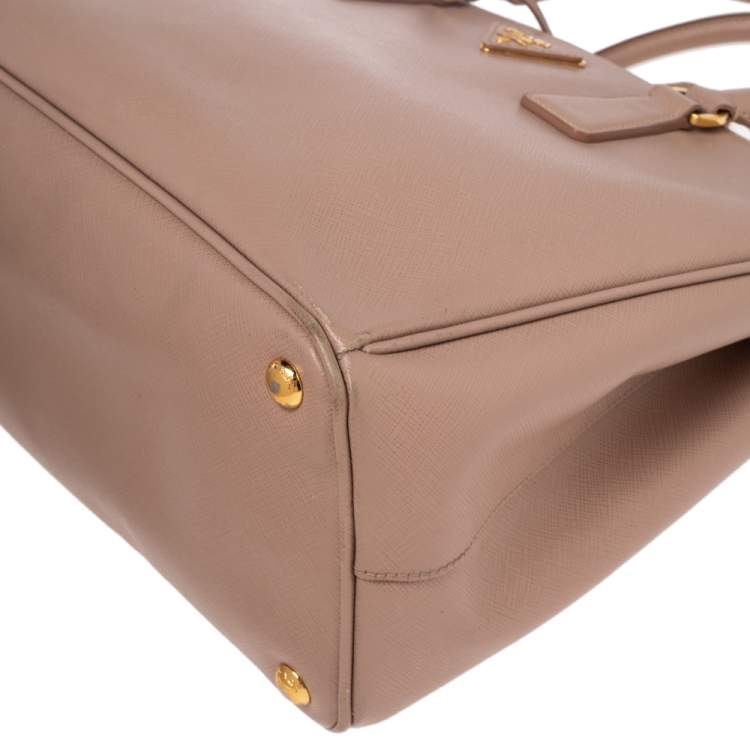 مملوكة مسبقًا Prada Beige Saffiano Leather Medium Galleria Double Zip Tote