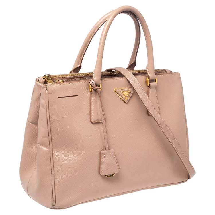 مملوكة مسبقًا Prada Beige Saffiano Leather Medium Galleria Double Zip Tote