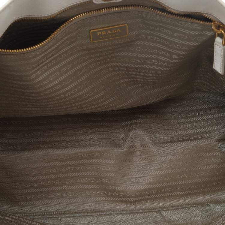 مملوكة مسبقًا Prada White Saffiano Lux Leather Large Galleria Tote