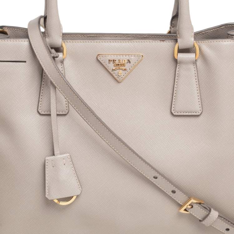 مملوكة مسبقًا Prada Beige Saffiano Lux Leather Medium Galleria Double Zip Tote