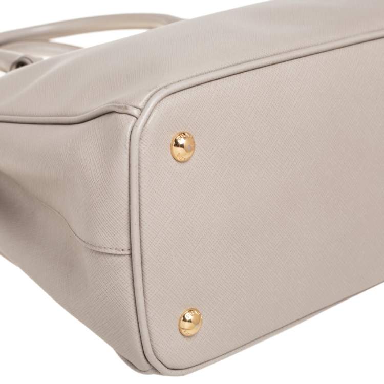 مملوكة مسبقًا Prada Beige Saffiano Lux Leather Medium Galleria Double Zip Tote