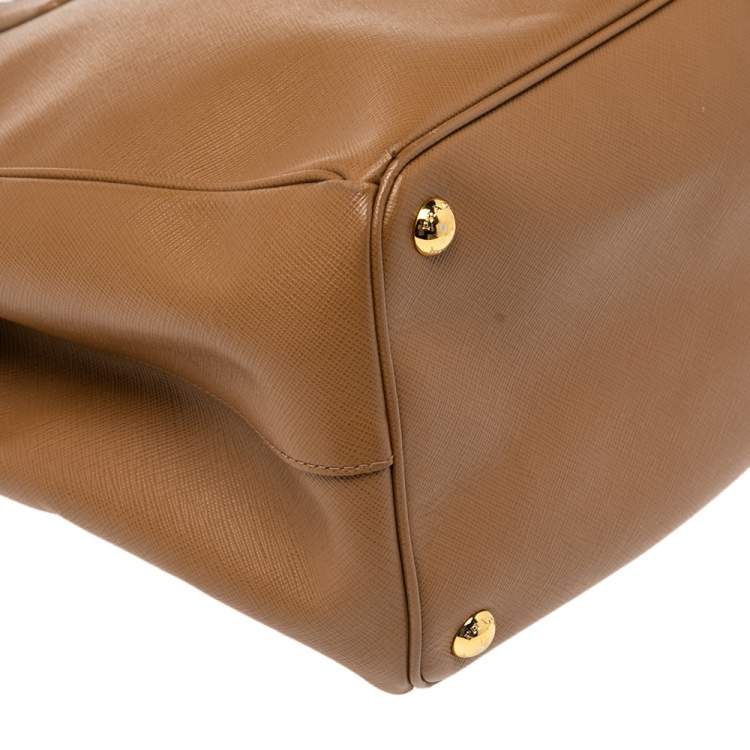 مملوكة مسبقًا Prada Tan Saffiano Lux Leather Large Galleria Tote
