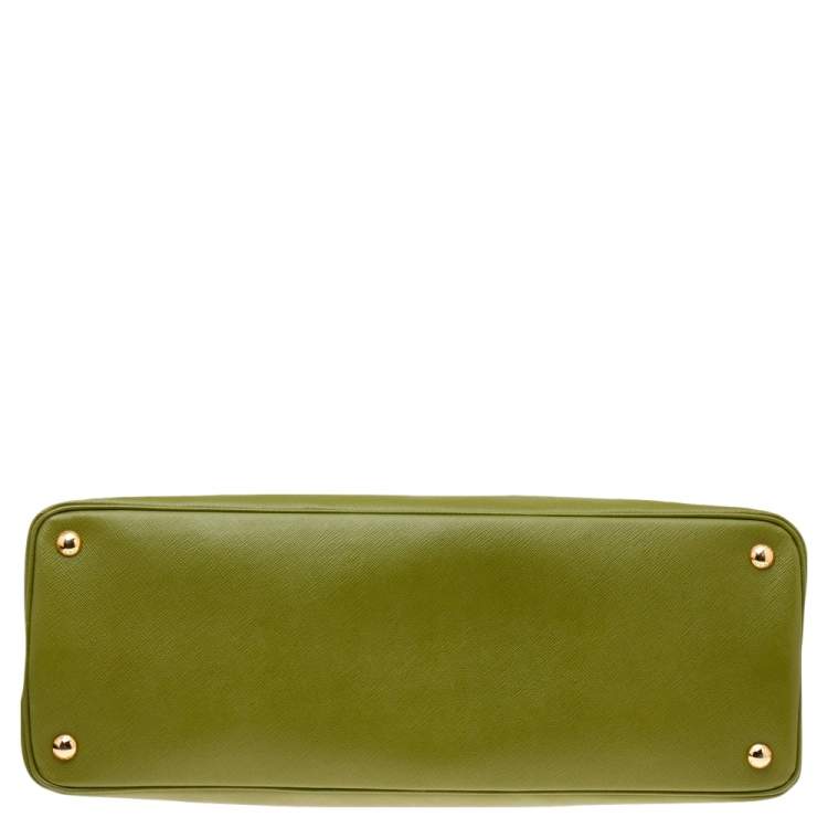 Pre Owned Prada Green Saffiano Leather Promenade XL Top Handle Bag