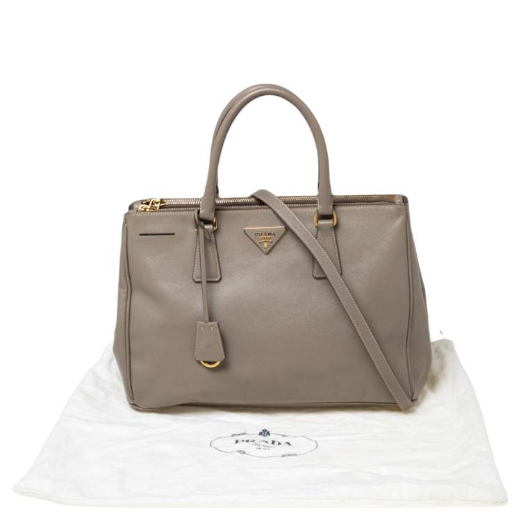 مملوكة مسبقًا Prada Argilla Saffiano Lux Leather Medium Galleria Double Zip Tote