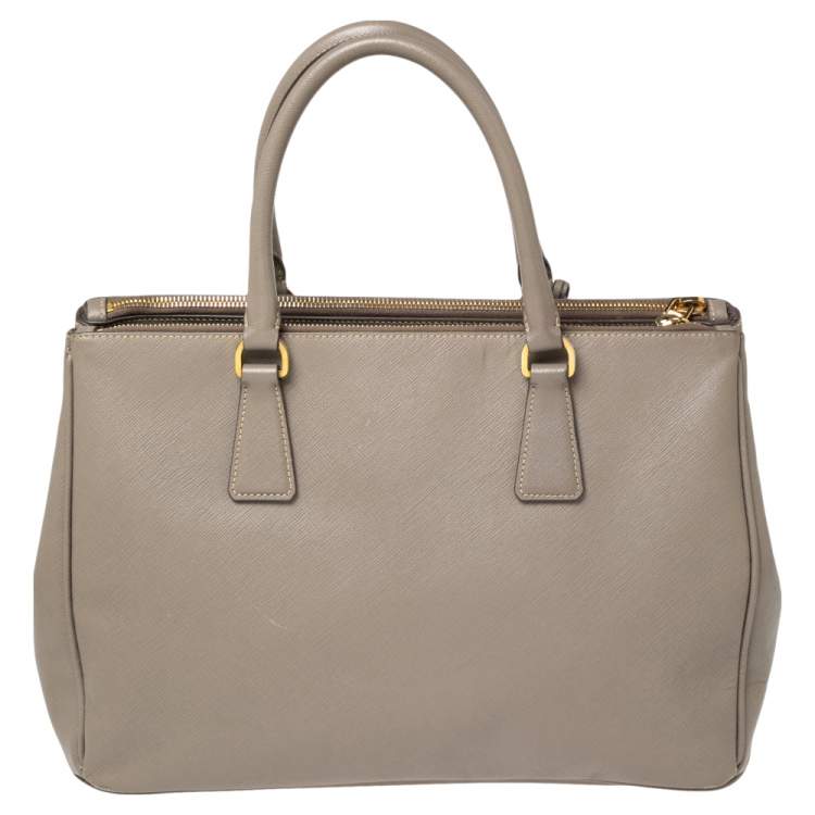 مملوكة مسبقًا Prada Argilla Saffiano Lux Leather Medium Galleria Double Zip Tote