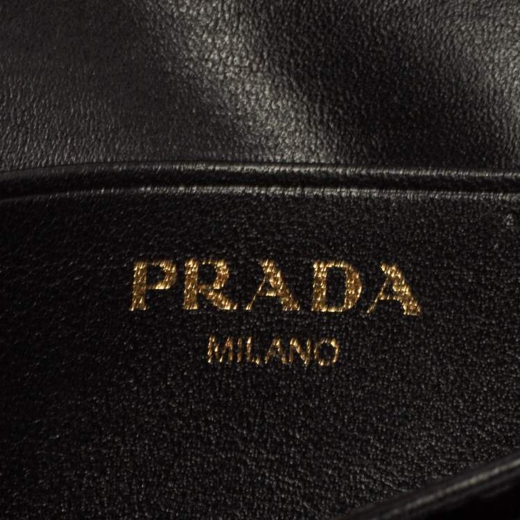Pre Owned Prada Black Move Leather Logo Flap Card Case 