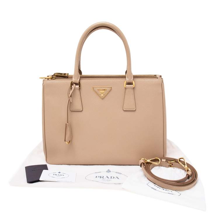 مملوكة مسبقًا Prada Beige Saffiano Lux Leather Medium Galleria Double Zip Tote