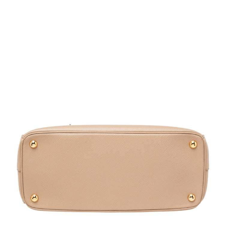 مملوكة مسبقًا Prada Beige Saffiano Lux Leather Medium Galleria Double Zip Tote