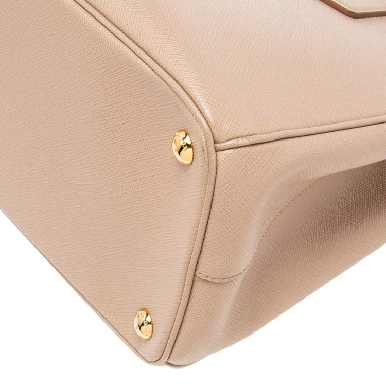 مملوكة مسبقًا Prada Beige Saffiano Lux Leather Medium Galleria Double Zip Tote