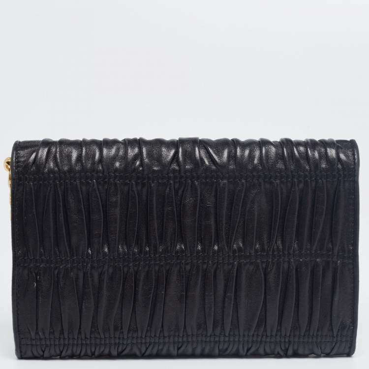 Pre Owned Prada Black Nappa Gaufre Leather Wallet On Chain
