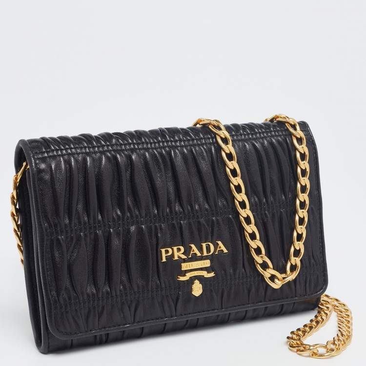 Pre Owned Prada Black Nappa Gaufre Leather Wallet On Chain