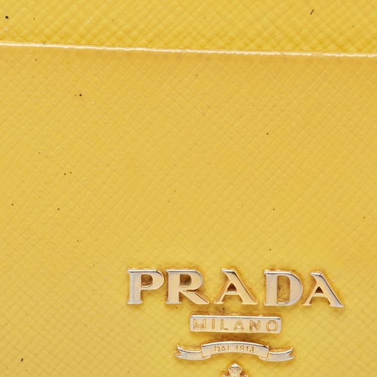 مملوكة مسبقًا Prada Yellow Saffiano Patent Leather Card Holder