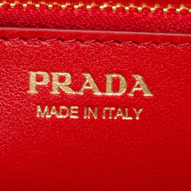 Pre Owned Prada Red Vitello Move Leather Wallet on Chain