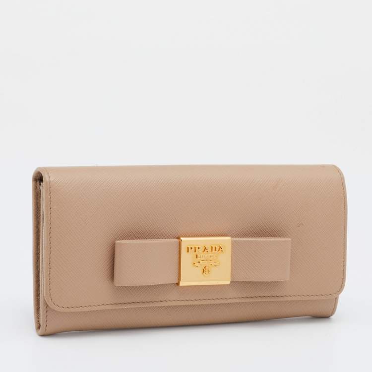 Pre Owned Prada Beige Saffiano Leather Bow Continental Wallet