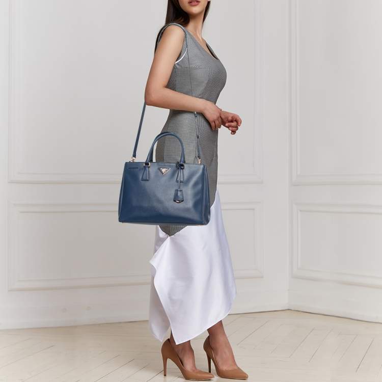 Pre Owned Prada Blue Saffiano Lux Leather Medium Double Zip Tote