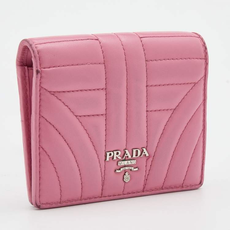Pre Owned Prada Pink Quilted Leather Logo Embellished Bifold Wallet