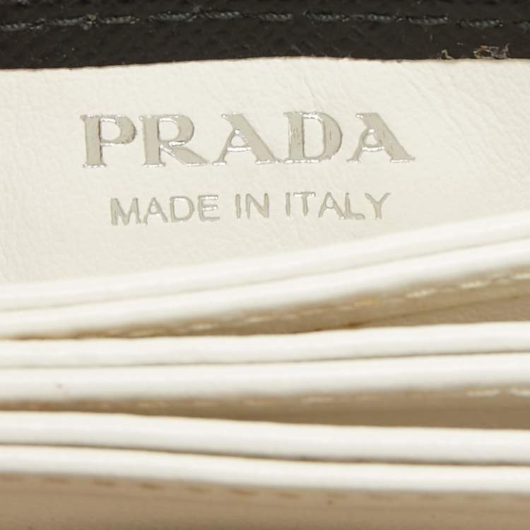 مملوكة مسبقًا Prada Black/White Saffiano Leather Card Case with Chain