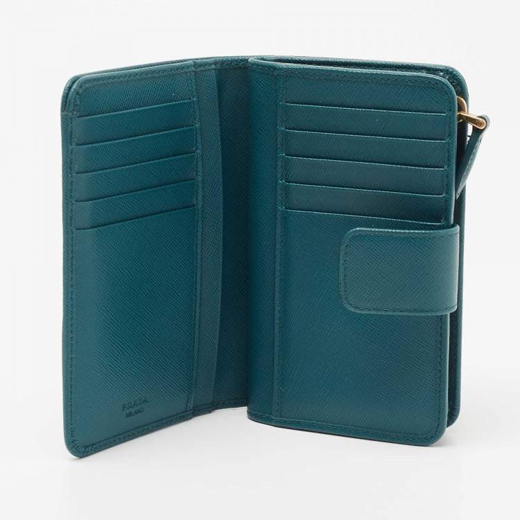 مملوكة مسبقًا Prada Teal Green Saffiano Metal Leather Flap French Wallet