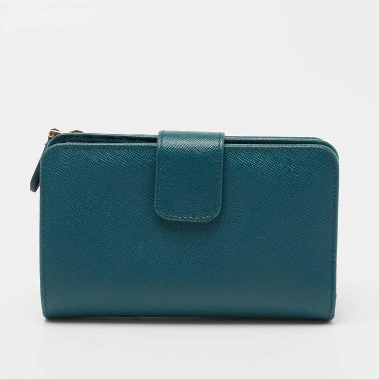 مملوكة مسبقًا Prada Teal Green Saffiano Metal Leather Flap French Wallet