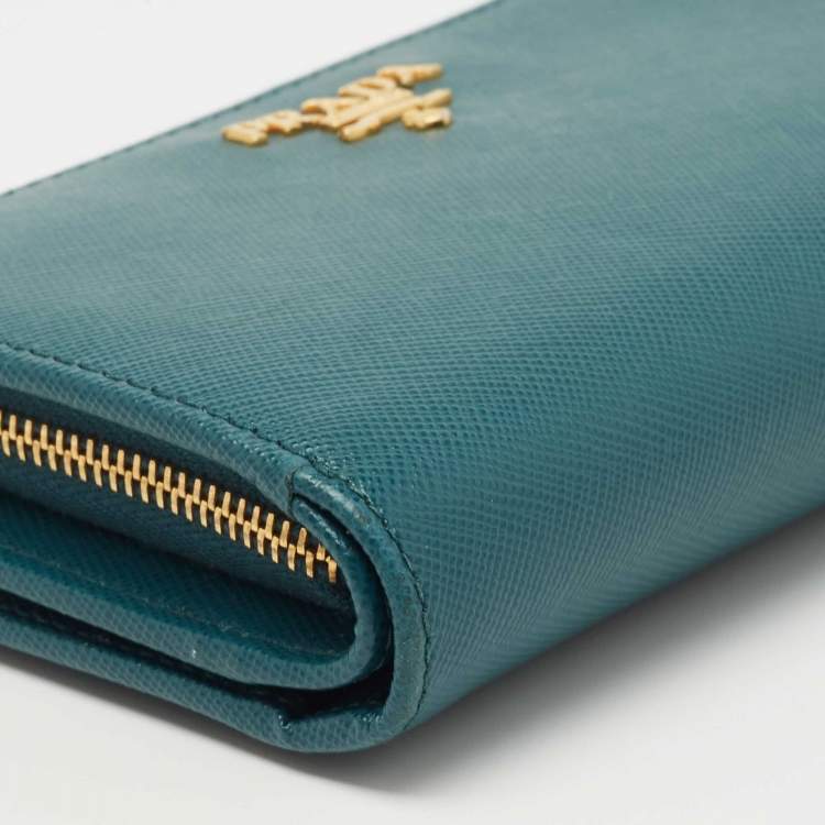 مملوكة مسبقًا Prada Teal Green Saffiano Metal Leather Flap French Wallet