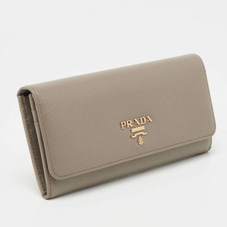 Pre Owned Prada Beige Saffiano Lux Leather Flap Continental Wallet