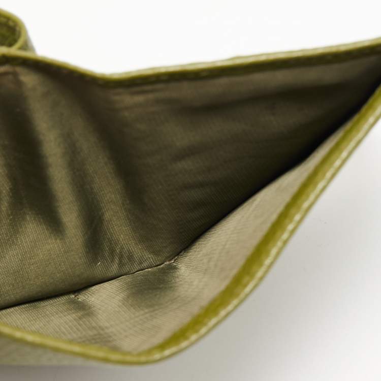 Pre Owned Prada Green Daino Leather Bifold Card Case