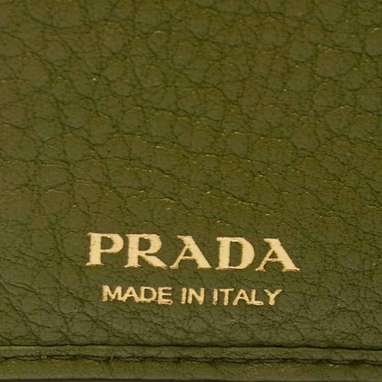 Pre Owned Prada Green Daino Leather Bifold Card Case