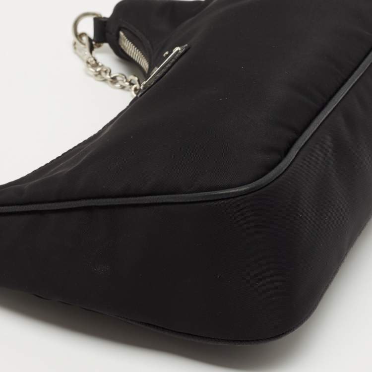 Pre Owned Prada Black Nylon Re-Edition 2005 Shoulder Bag